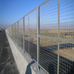生产铁路护栏 高速公路护栏网 机场护栏网 佛山工厂